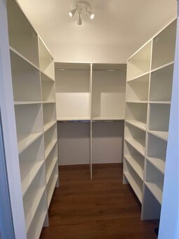 Krásny 2i byt v Slovenskom Grobe s parkovacím miestom - 4