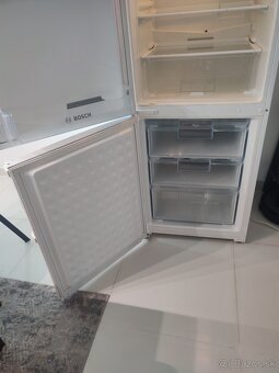 Chladnička s mrazničkou - 4
