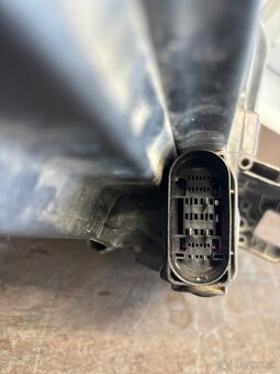 Práve predné svetlo Superb 3 2021 - 4