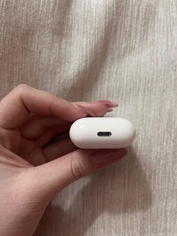 Apple AirPods 2 generácie - 4