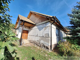 Priestranný dom v rekonštrukcii v krásnej dedinke Kameni - 4