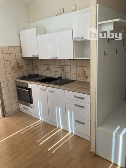 PREDAJ 1 IZBOVÝ BYT LÁNSKA, POVAŽSKÁ BYSTRICA - 4