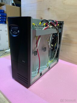 Záložný zdroj Delta 2kVA, 1400W - 4