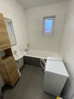 Prenájom samostatnej izby v RD - 4