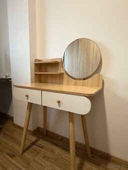 Predám krásny kozmetický stôl - 4