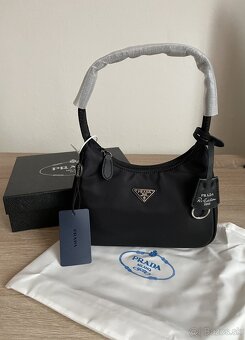 Prada Re-edition 2000 kabelka v darčekovom balení - 4