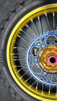 SUZUKI RMZ Kolesá - 4