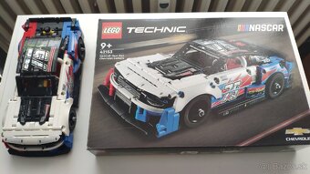 Lego Technic NASCAR Chevrolet Camaro - 4