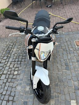 KTM Duke690 - 4