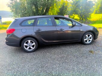 Opel Astra J 1,7 Sports Tourer - 4