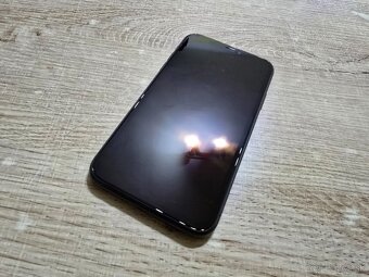 Iphone XR 128gb displej v super stave mal na sebe nalepene o - 4