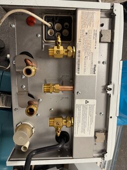 Predám plyn. kotol Vaillant VU 264/5-3 eco TEC pro - 4