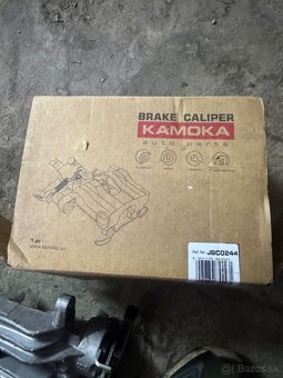 Brzdový strmen zadný pravý - 4