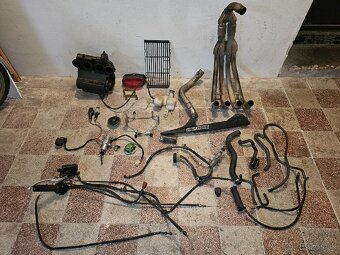 Honda Hornet 1998 neposkodene suciastky - 4