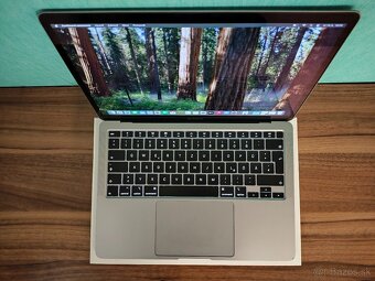 MacBook Air 2020 | i7 • 8GB • 256GB SSD - 4