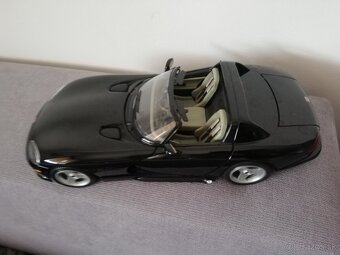 1:18 DODGE Viper Bburago - 4