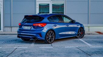 Ford Focus ST 2.3 - 4