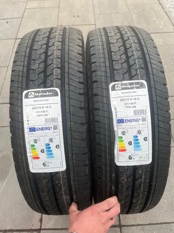 Matador hectorra van 225/75 r16c - 4