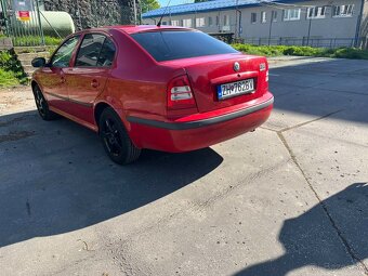 Škoda Octavia Tour 1.6 benzin - 4