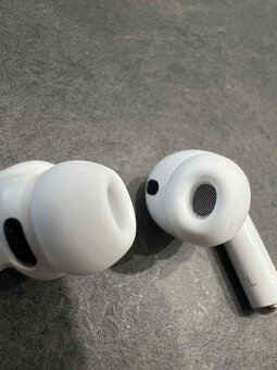Apple AirPods PRO 3 - 4