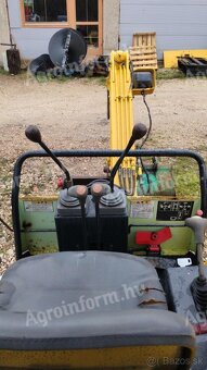 Minibager Yanmar B12 . 2B - 4