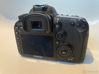 Canon EOS 7D Mark II DSLR telo + nabíjačka, 2 baterky - 4