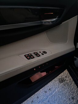 Krásny bledý Interiér BMW F01/F02 - 4