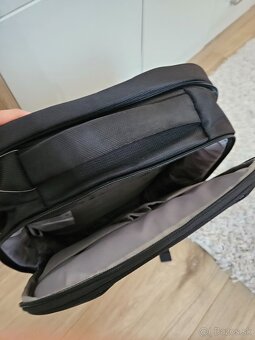 Predám nový, pevný HP ruksak na notebook 15,6" - 4