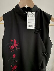 Mango Krátky overal qipao cheongsam so sakura výšivkou 36 S - 4