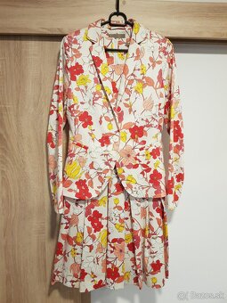 Šaty, klobúk značky TONAK, saká, kabelka - 4