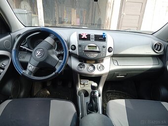 Toyota RAV4 - 4