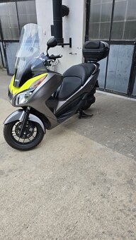 Predam Hondu Forzu 300 ABS - 4