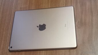iPad 6 s klávesnicovým kritom a fóliou na kreslenie - 4