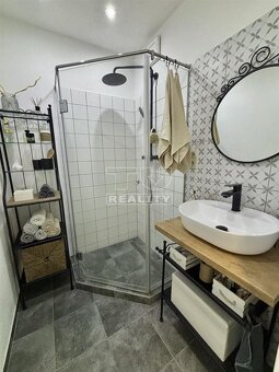 Na predaj veľký 3 izbový byt 86m2, 4x loggia - 4