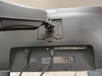 DELL U2713HM Ultrasharp 2K - 27" palcovy - 4