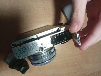 Predám foťak Olympus pen - 4