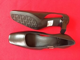 Dámske kožené lodičky č. 38 - 4