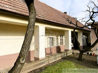 Vidiecky dom s krásnym pozemkom 1500 m2 v centre obce Vode - 4