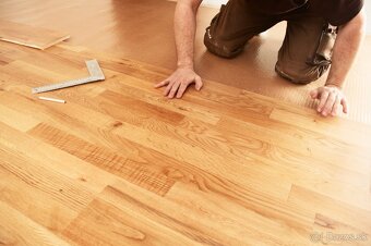 MAĽOVANIE A STRIEKANIE LAMINÁTOVÉ PODLAHY, PVC PODLAHY - 4