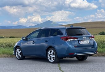 Toyota Auris 1.6 Touring Sports - 4