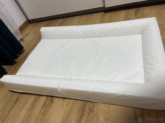 Prebaľovací stôl a podložka - 4