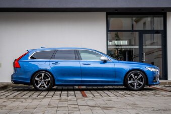 Volvo V90 D4 2.0L R-Design AWD A/T - 4