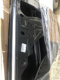 ĽAVÉ ZADNÉ DVERE CADILLAC SRX - 4