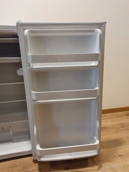 Chladnička s mrazničkou Hyundai. - 4