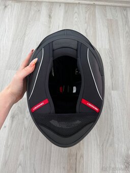 Prilba na cestnú motorku - 4