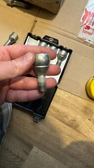 Bezpečnostné skrutky M12x1,5 25mm - 4