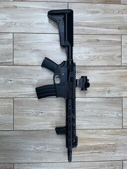 Airsoft výbava – AR-15 QD Platinum (takmer nová) - 4