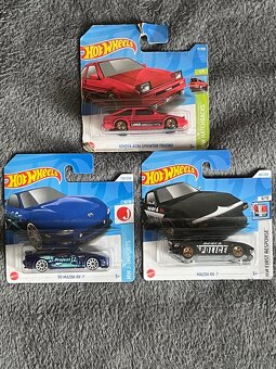 Hot wheels - 4
