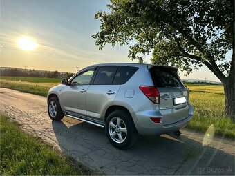 Toyota RAV4 - 4