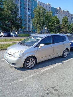 Toyota Corolla Verso - 4